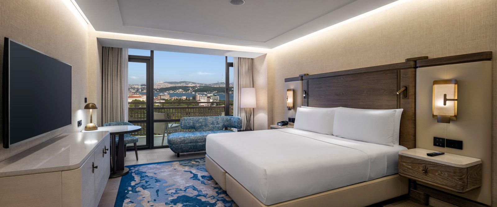 King Executive Room with Bosphorus View (Hero Shot)